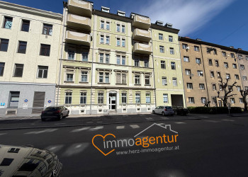 „Großzügigkeit, die man spürt, 3,10 m Raumhöhe, gepflegte Wohnung mit Lift in Linz“