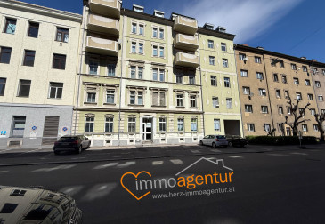 „Großzügigkeit, die man spürt, 3,10 m Raumhöhe, gepflegte Wohnung mit Lift in Linz“
