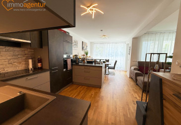Ankommen, aufatmen und sofort zuhause fühlen, barrierefrei erreichbare 3‑Zimmer‑Wohnung mit Loggia und Tiefgarage in Linz-Kleinmünchen
