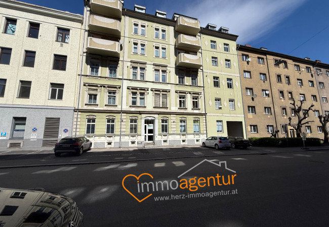 „Großzügigkeit, die man spürt, 3,10 m Raumhöhe, gepflegte Wohnung mit Lift in Linz“